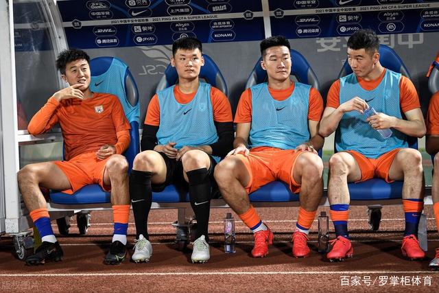 中超联赛：玉昆逆转10人英博奥斯卡双响